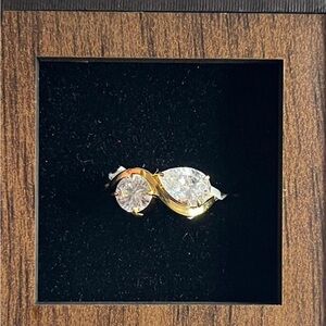 Elegant Gold Women's Ring